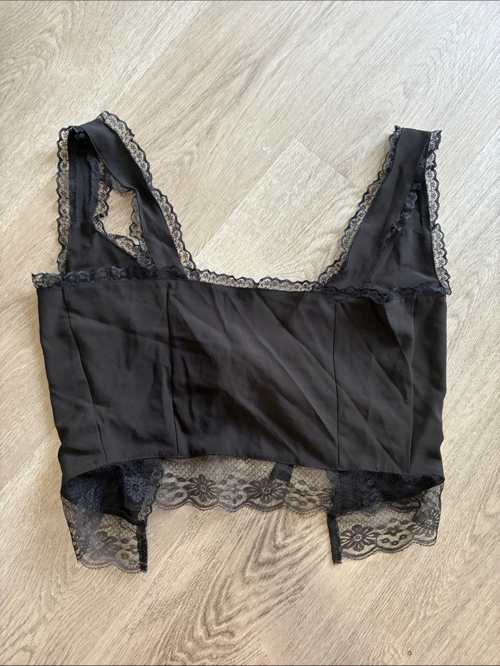 NWOT Dazy Black Lace Trim Cropped Tie Back Camisole Top